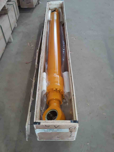 Гидроцилиндр стрелы S421153 R210LC-7 без трубок Shimitsu для спецтехники  Гидроцилиндр стрелы S421153 R210LC-7 без трубок Shimitsu для спецтехники