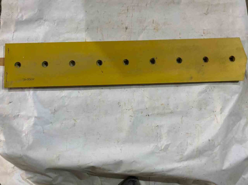 Нож средний 106-0956 D6R (27MnTiB) SUNMACH для спецтехники  Нож средний 106-0956 D6R (27MnTiB) SUNMACH для спецтехники